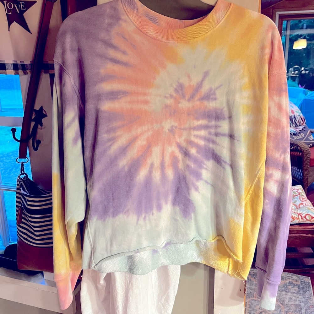 Tie dye crewneck long sleeve